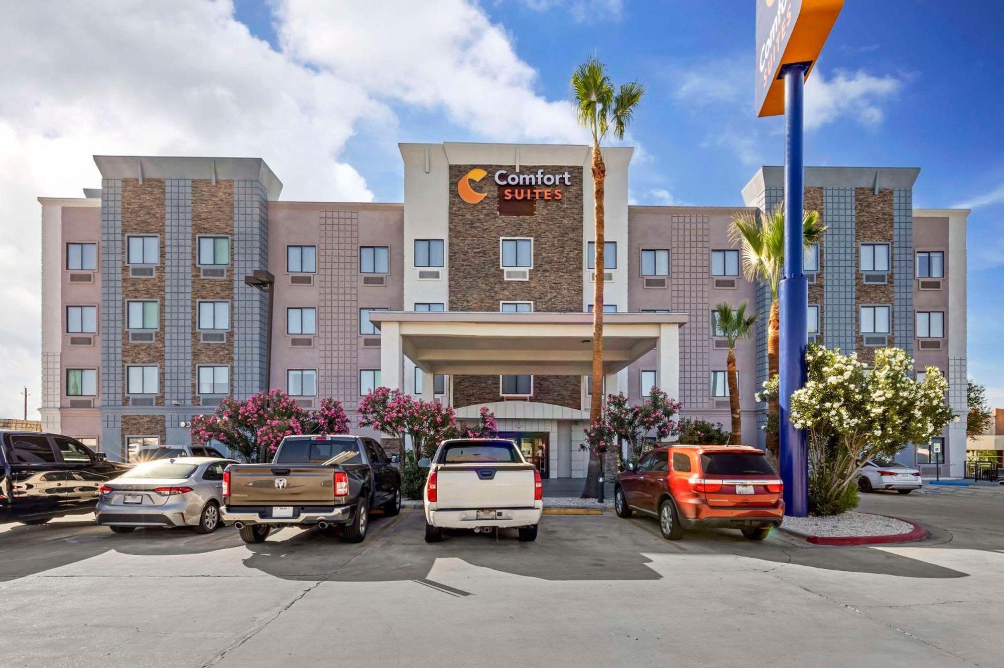 Comfort Suites Laredo Exterior photo