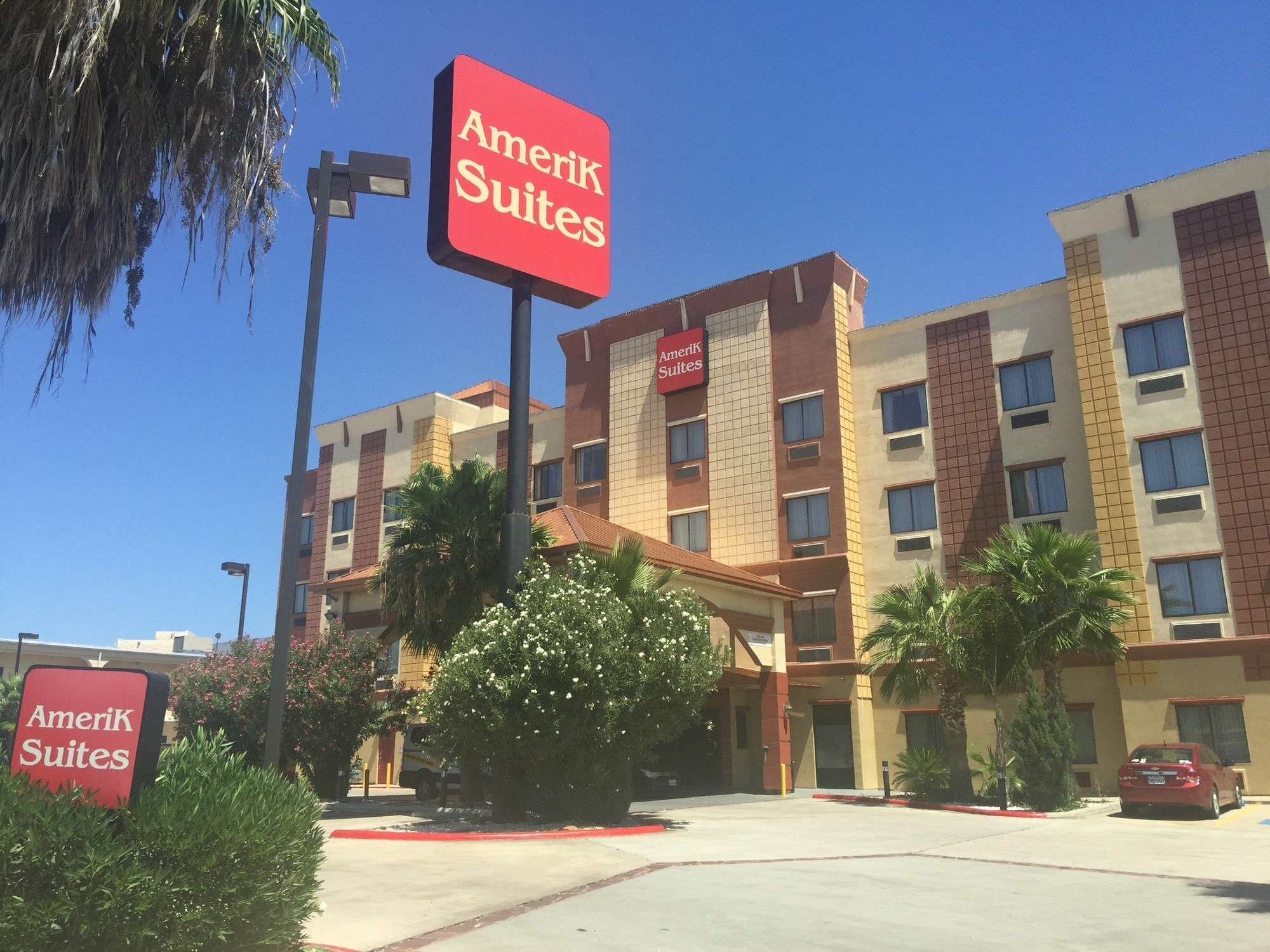 Comfort Suites Laredo Exterior photo